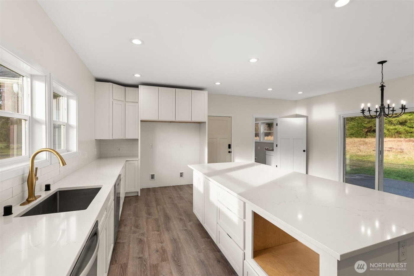 210 West Wishkah Road , Aberdeen, WA 98520