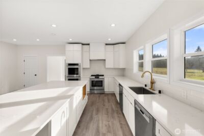 210 West Wishkah Road , Aberdeen, WA 98520 - Photo 8