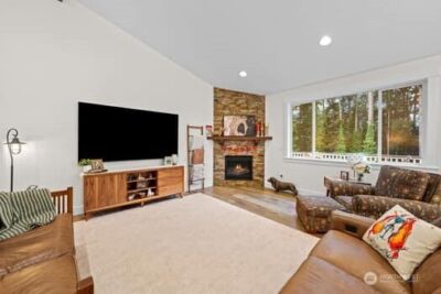 10218 45th Street E, Edgewood, WA 98372 - Photo 12