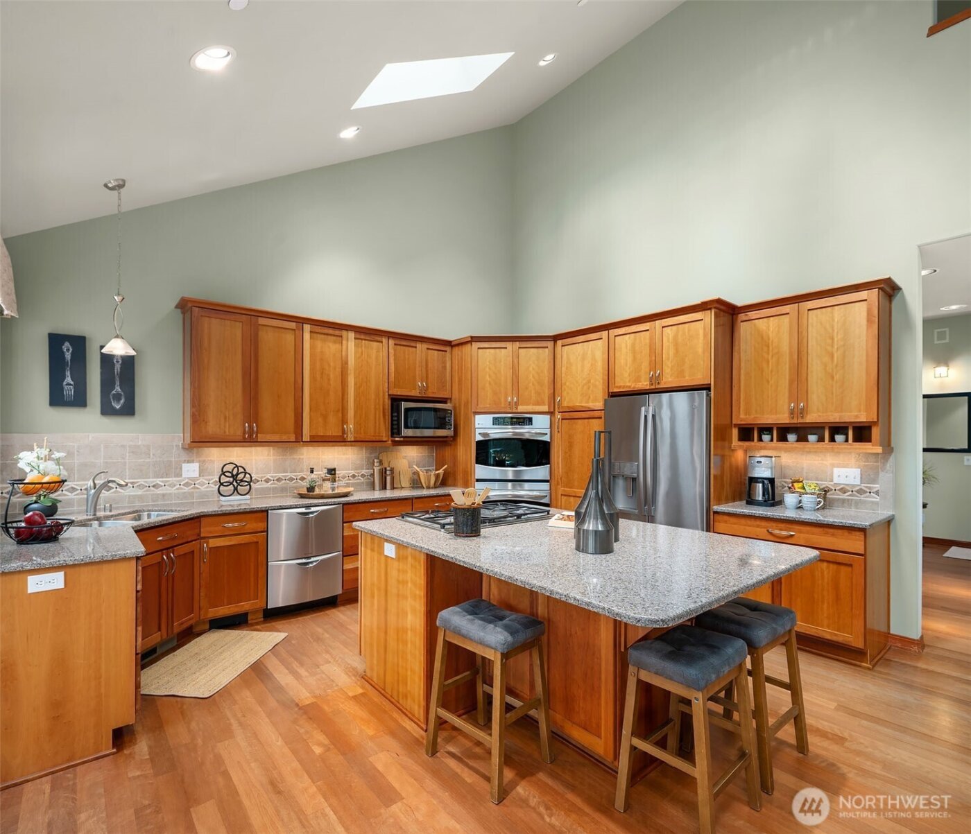 12025 210th Place SE, Issaquah, WA 98027