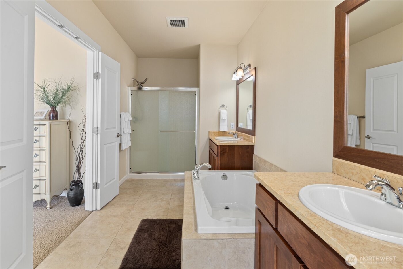 9205 Red Cliff Drive NW #B50, Quincy, WA 98828