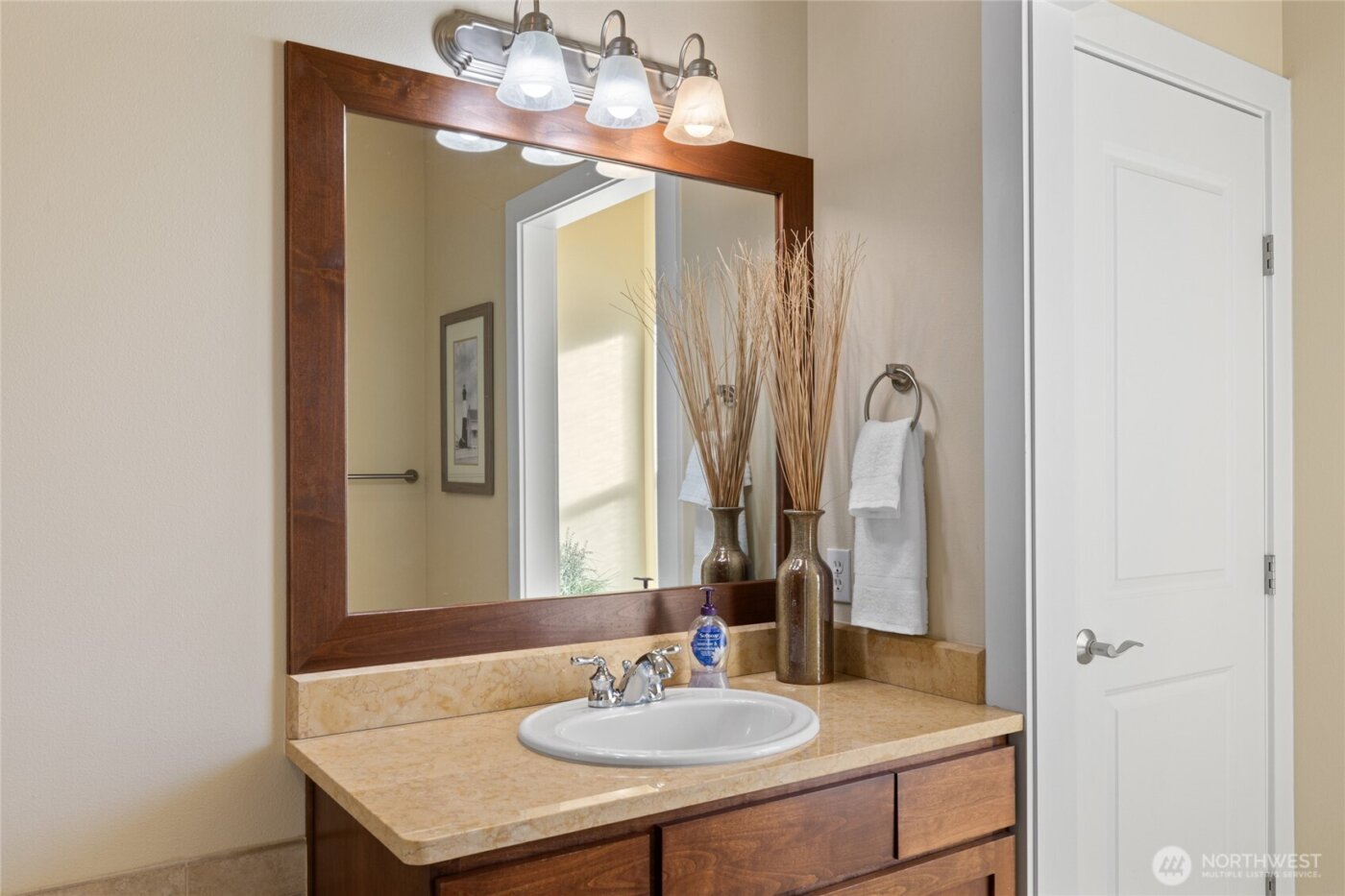 9205 Red Cliff Drive NW #B50, Quincy, WA 98828