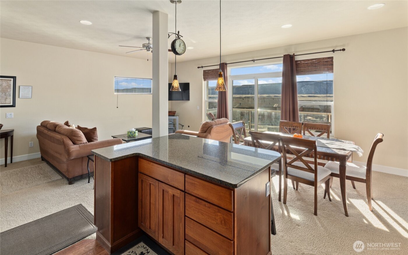 9205 Red Cliff Drive NW #B50, Quincy, WA 98828