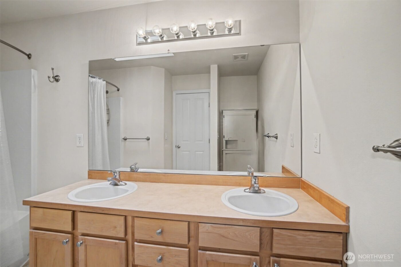 6528 Elizabeth Avenue SE, Auburn, WA 98092-8217