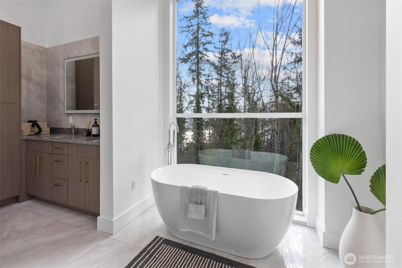 11905 89th Avenue NE, Kirkland, WA 98034