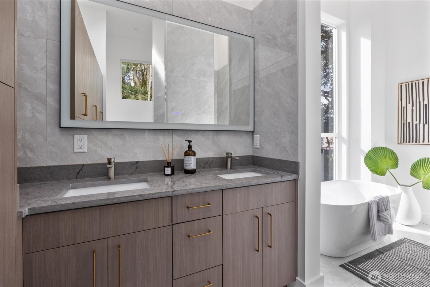 11905 89th Avenue NE, Kirkland, WA 98034