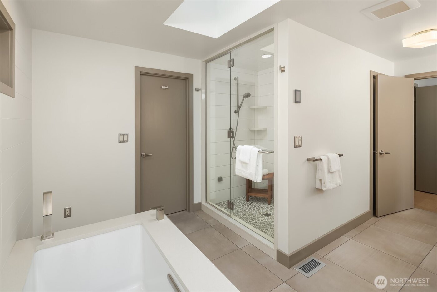 7640 NE 32nd Street , Medina, WA 98039