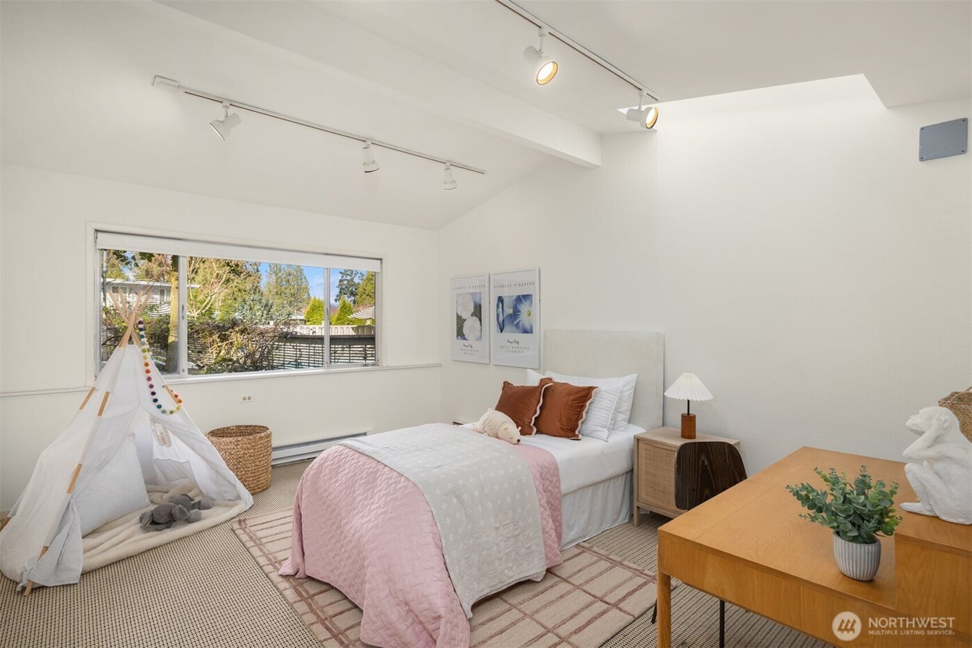 7640 NE 32nd Street , Medina, WA 98039