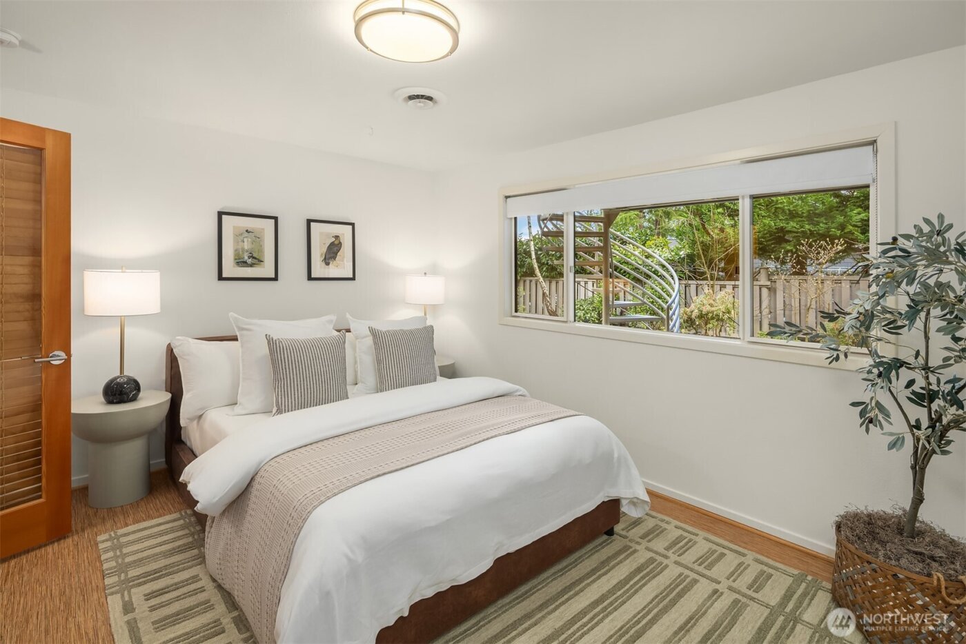 7640 NE 32nd Street , Medina, WA 98039