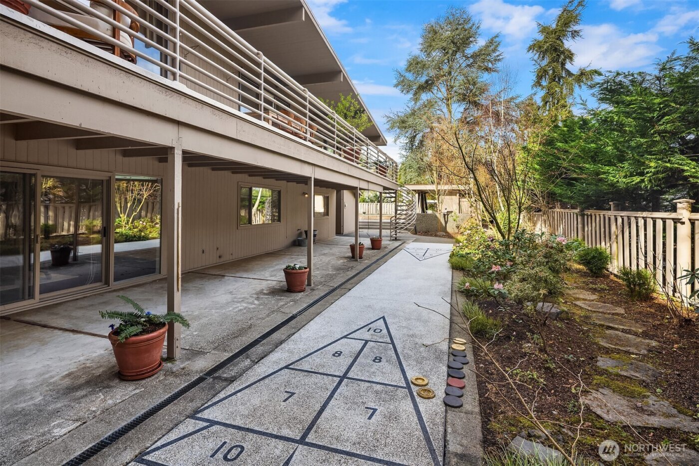 7640 NE 32nd Street , Medina, WA 98039