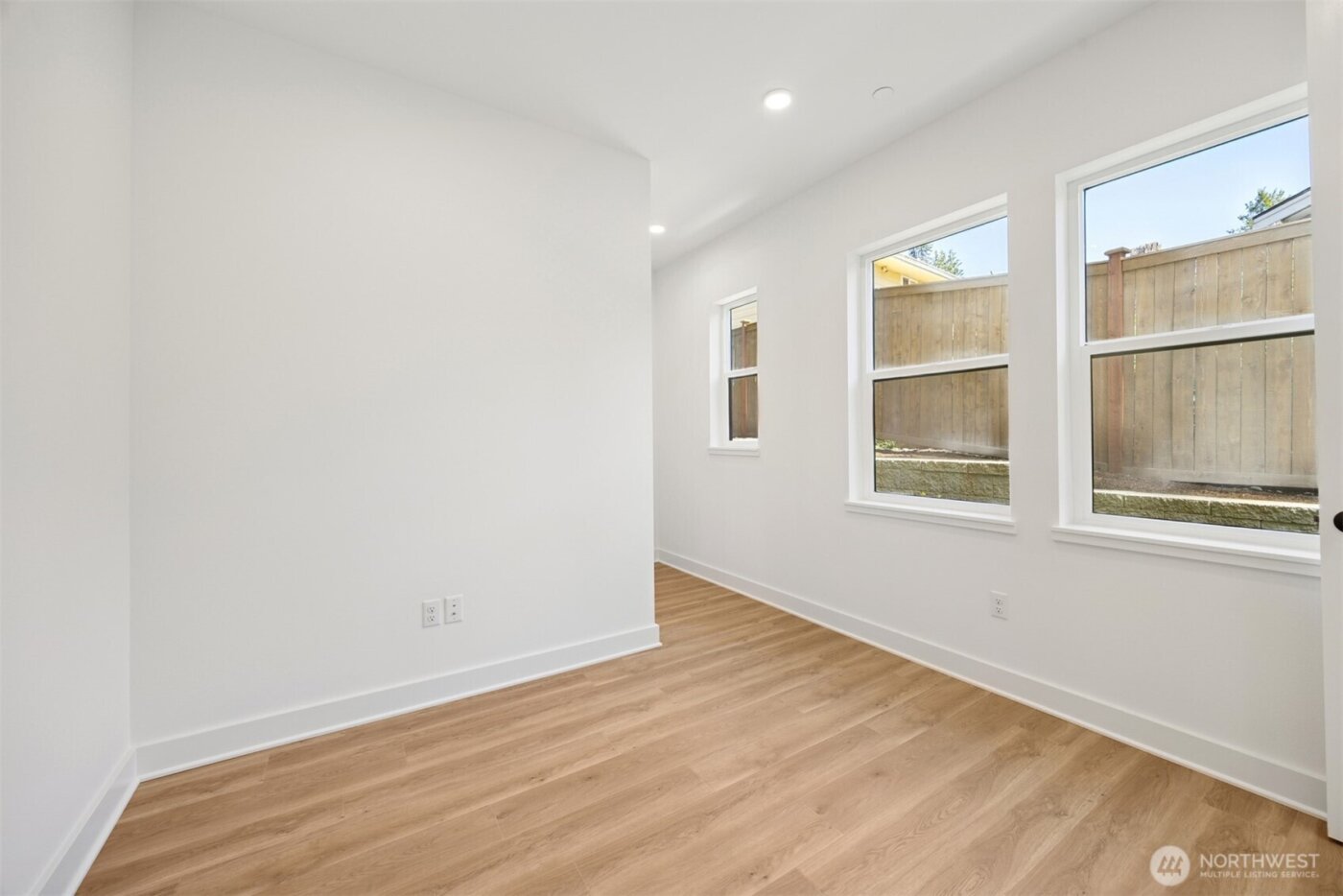 18814 99th Court NE #B, Bothell, WA 98011