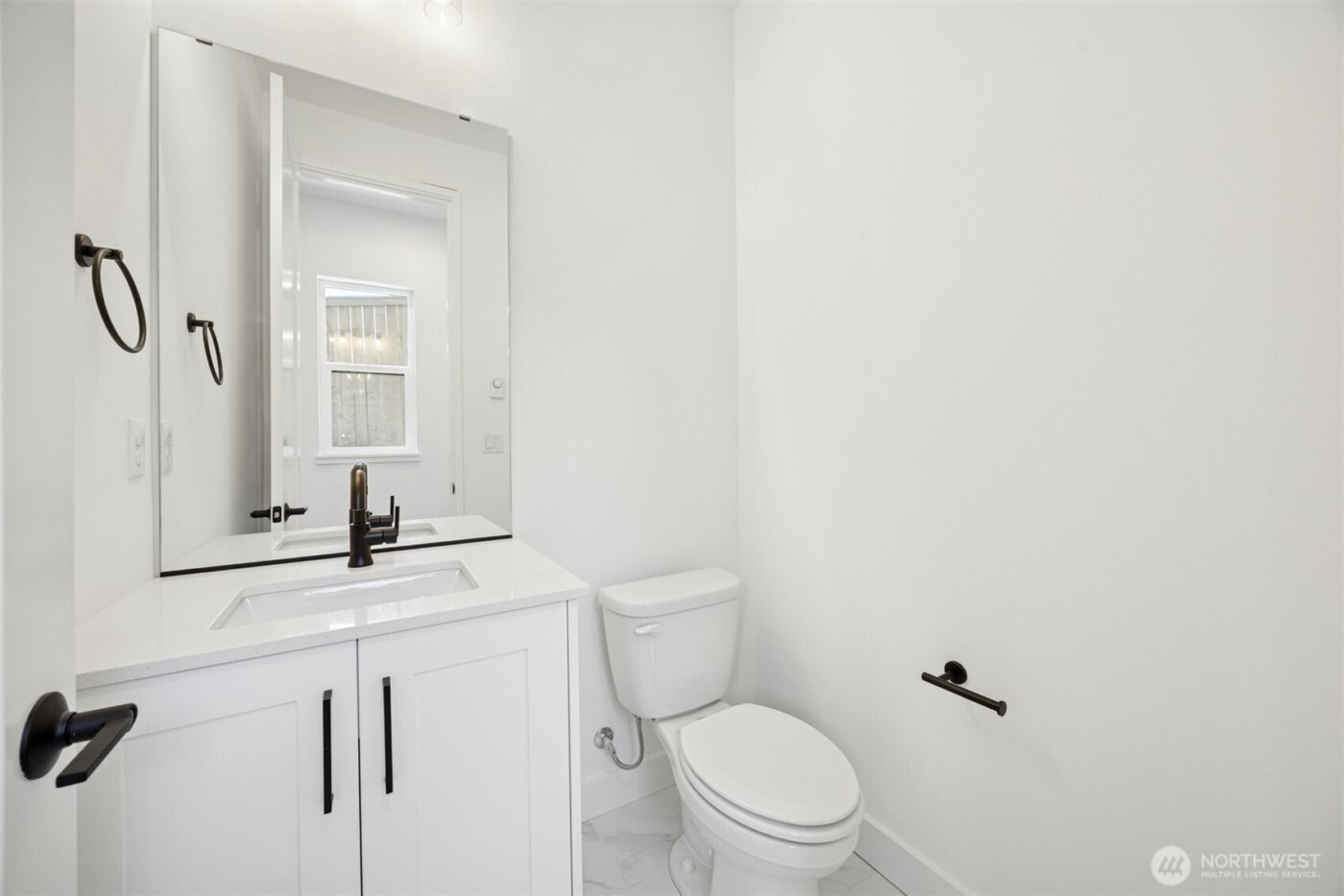 18814 99th Court NE #B, Bothell, WA 98011