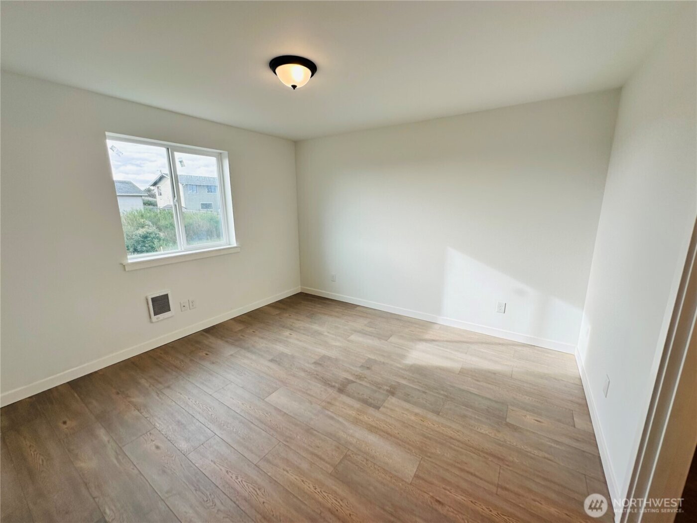 400 Malibu Street SW, Ocean Shores, WA 98569