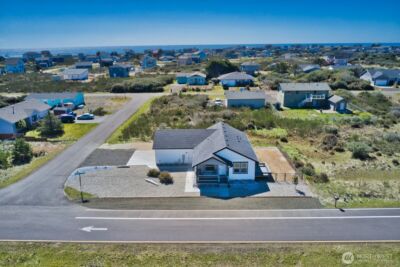 400 Malibu Street SW, Ocean Shores, WA 98569 - Photo 32