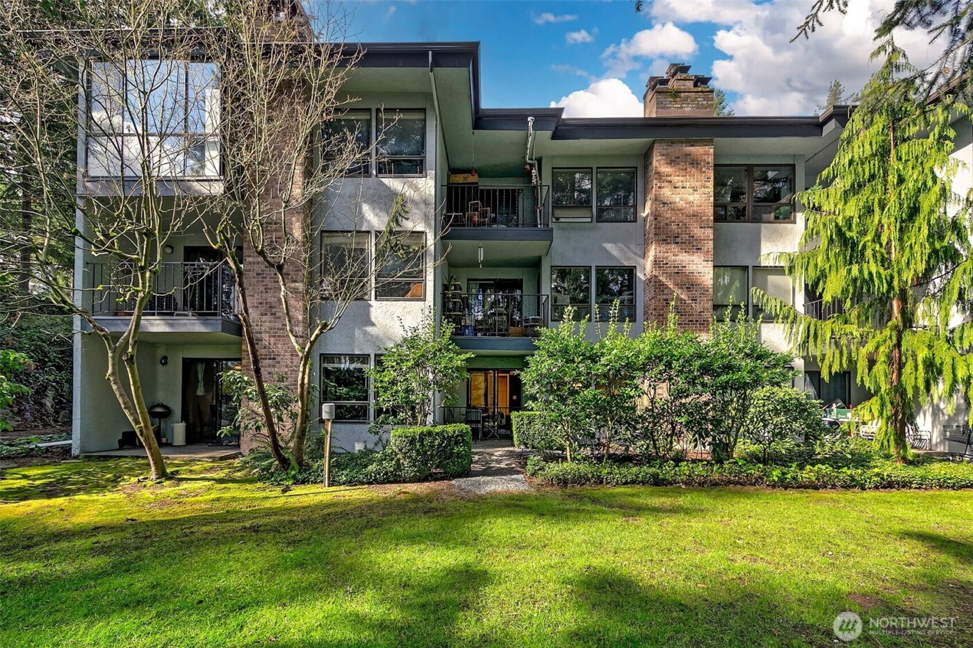 8515 242nd Street SW #103, Edmonds, WA 98026