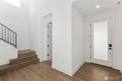 8509 137th Avenue SE, Newcastle, WA 98059 - Photo 3