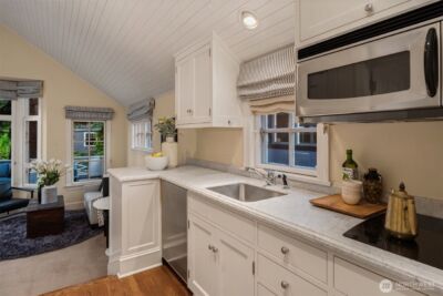 1617 Federal Avenue E, Seattle, WA 98102 - Photo 29