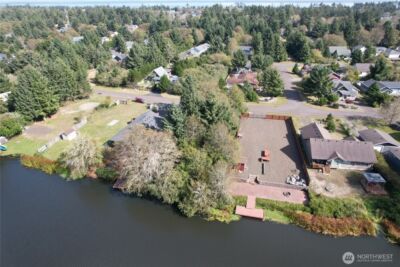 697 Island Circle SE, Ocean Shores, WA 98569