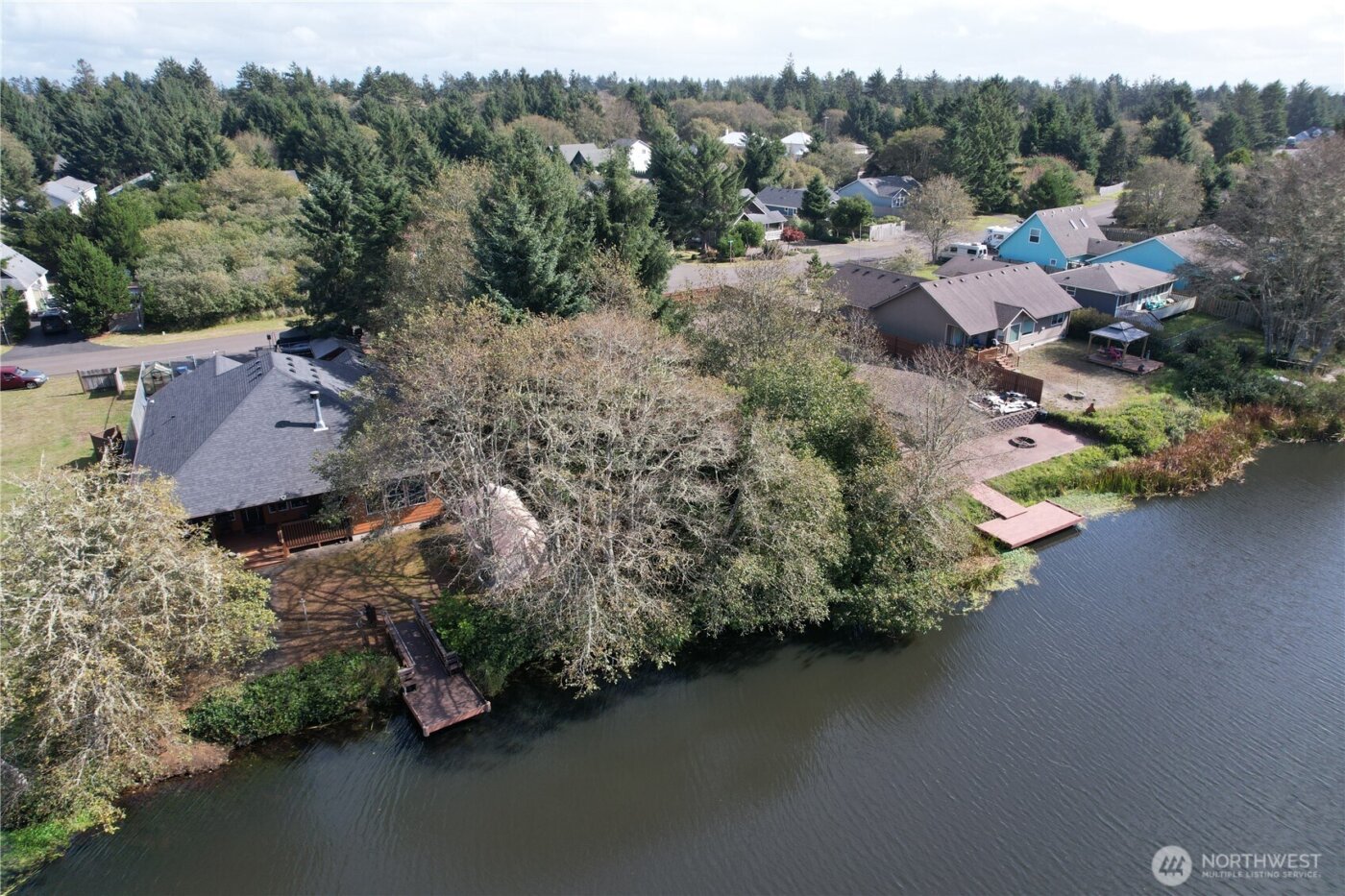 697 Island Circle SE, Ocean Shores, WA 98569