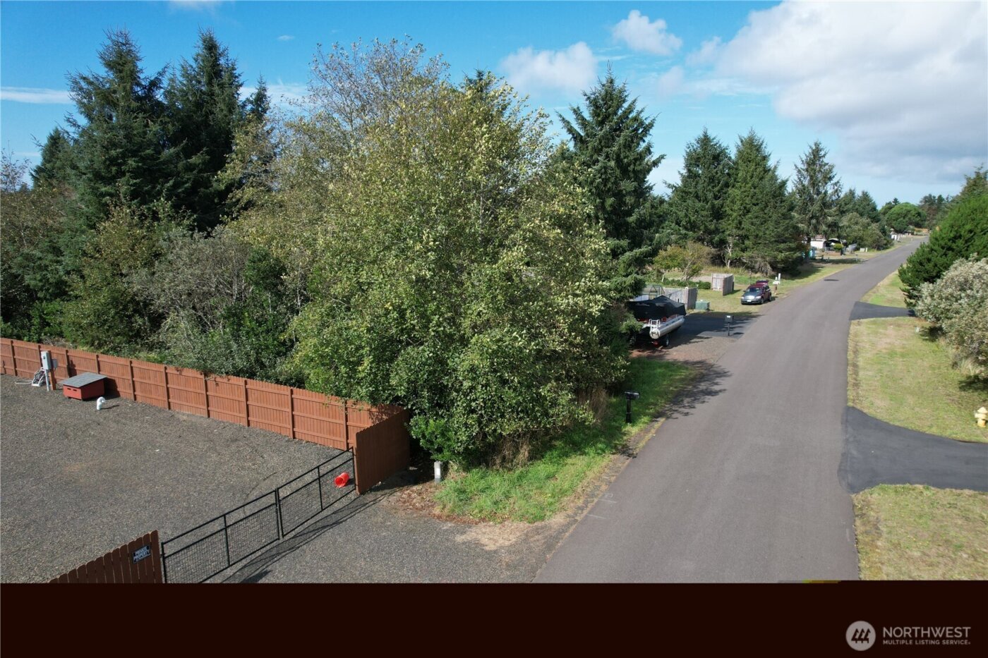 697 Island Circle SE, Ocean Shores, WA 98569