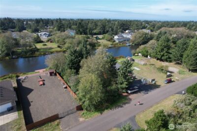 697 Island Circle SE, Ocean Shores, WA 98569 - Photo 8