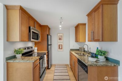 231 Belmont Avenue E #206, Seattle, WA 98102 - Photo 9