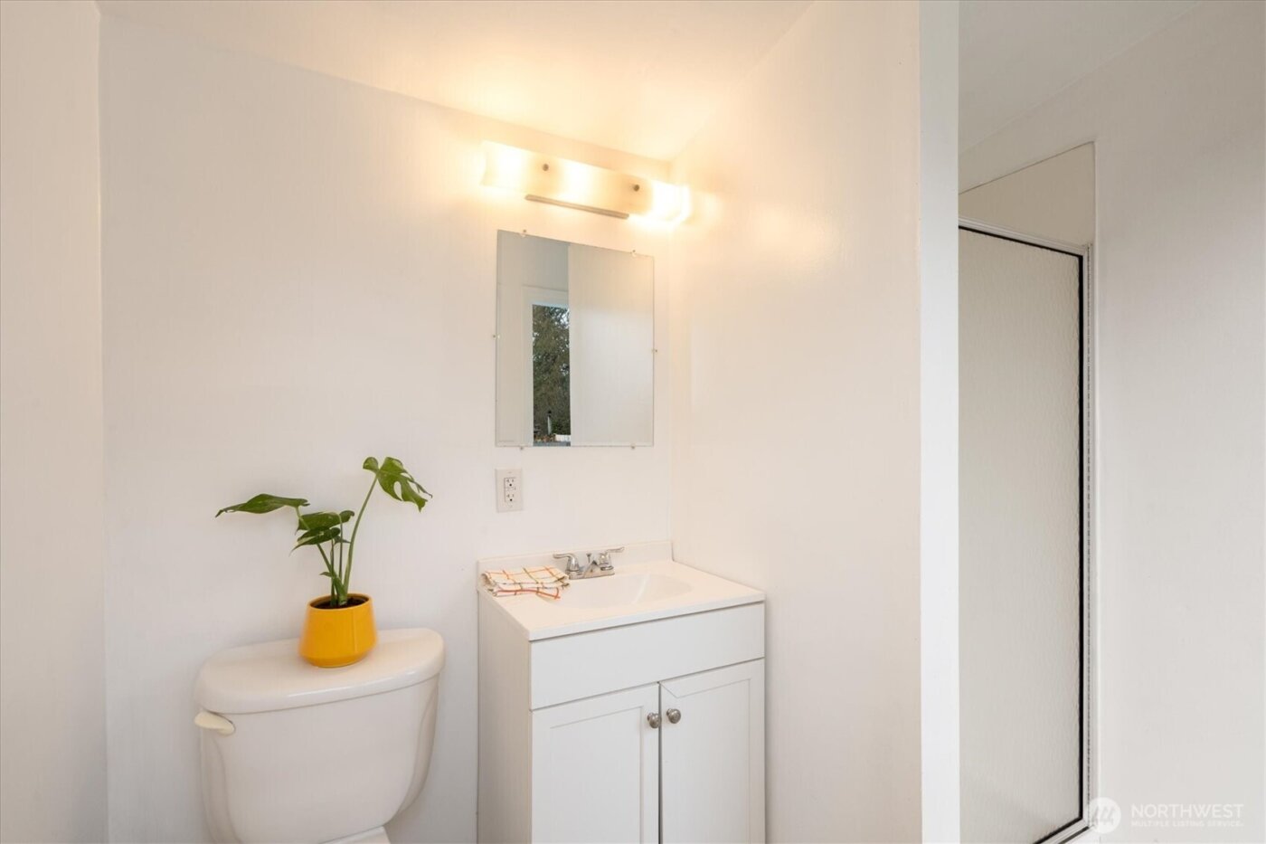 13744 Ashworth Avenue N, Seattle, WA 98133