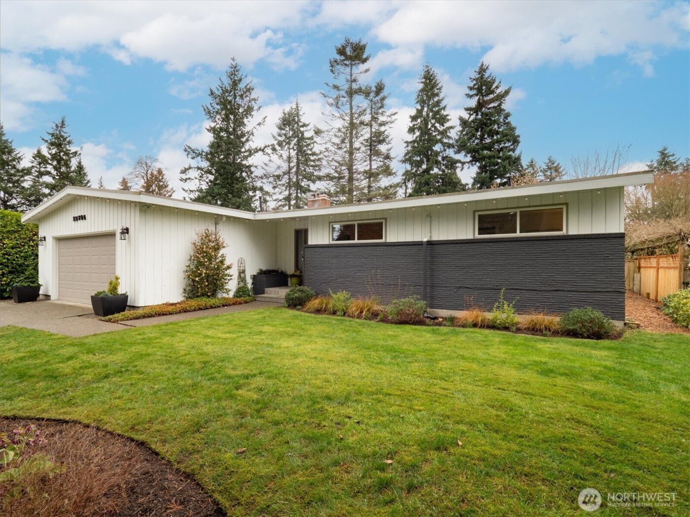 13744 Ashworth Avenue N, Seattle, WA 98133