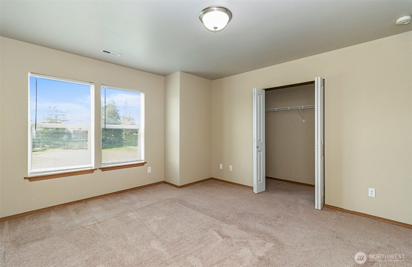 2905 11th Street #B, Everett, WA 98201-1590