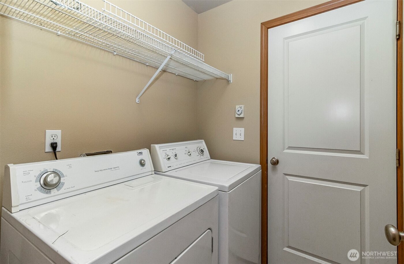 2905 11th Street #B, Everett, WA 98201-1590