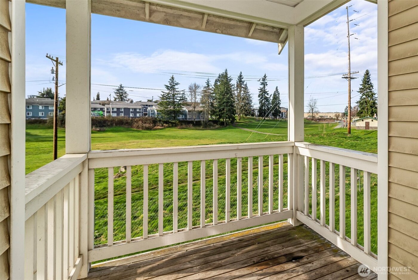 2905 11th Street #B, Everett, WA 98201-1590