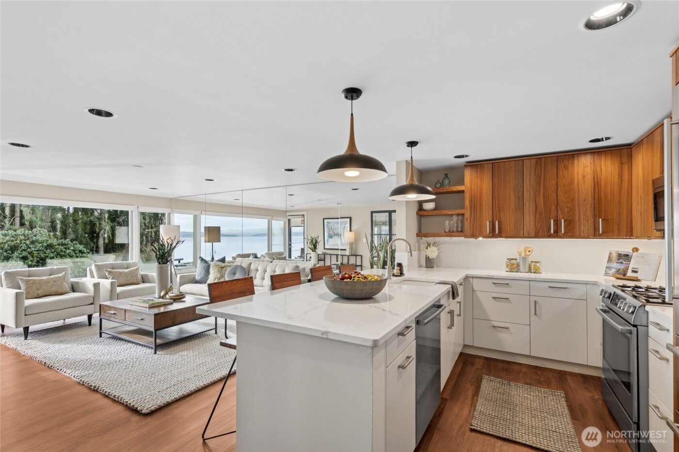 1600 43rd Avenue E #211, Seattle, WA 98112