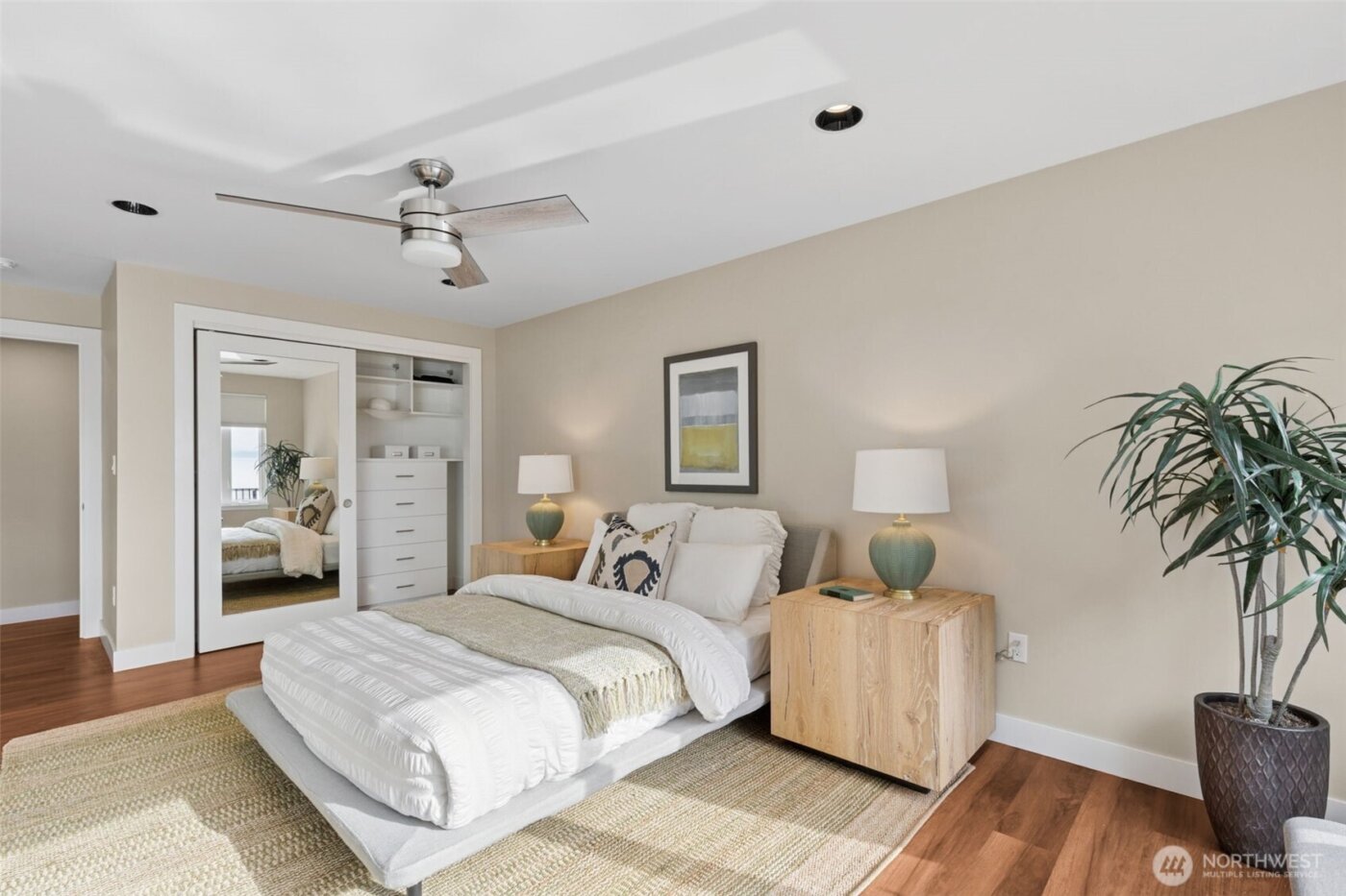 1600 43rd Avenue E #211, Seattle, WA 98112