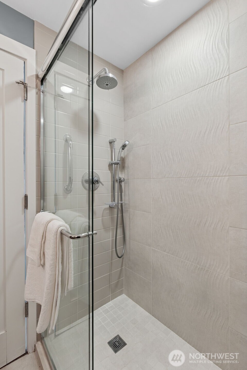 1600 43rd Avenue E #211, Seattle, WA 98112