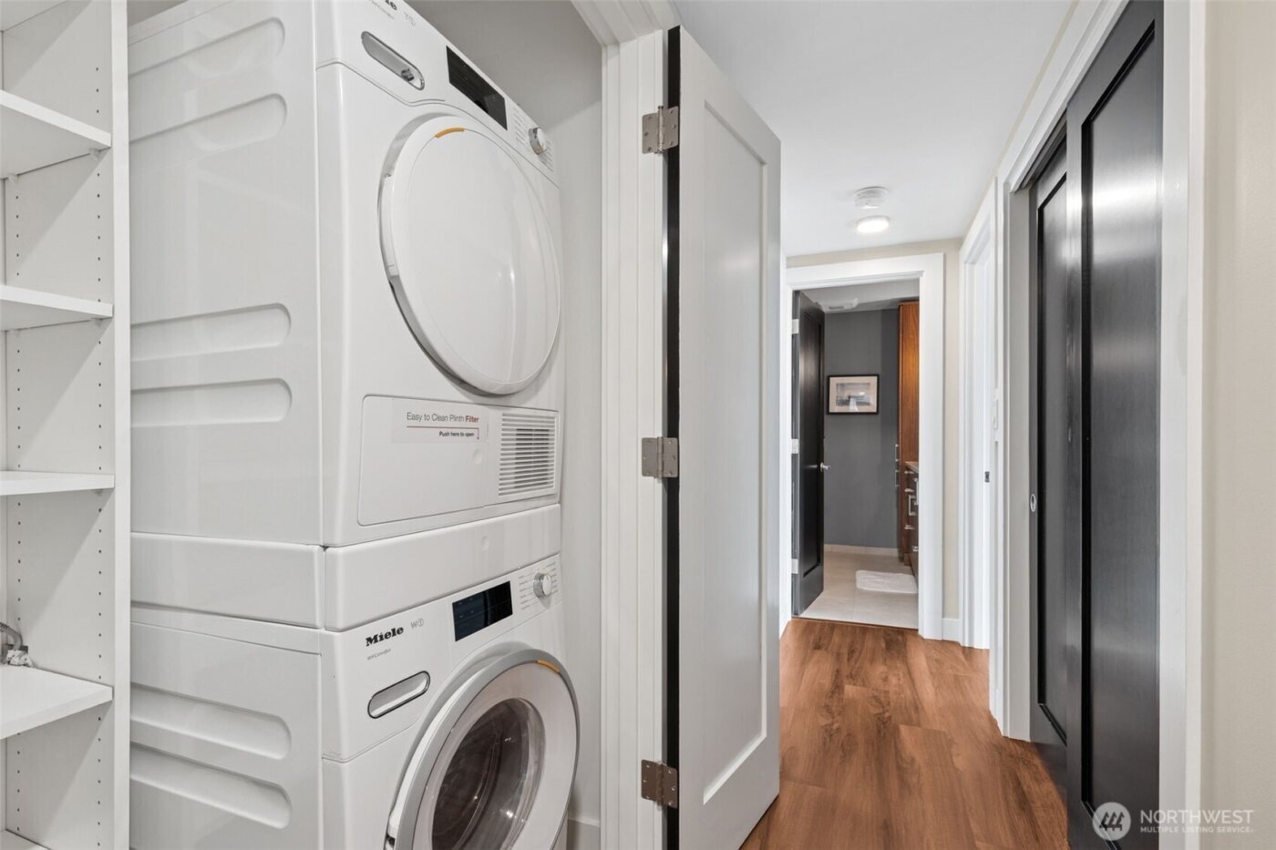 1600 43rd Avenue E #211, Seattle, WA 98112