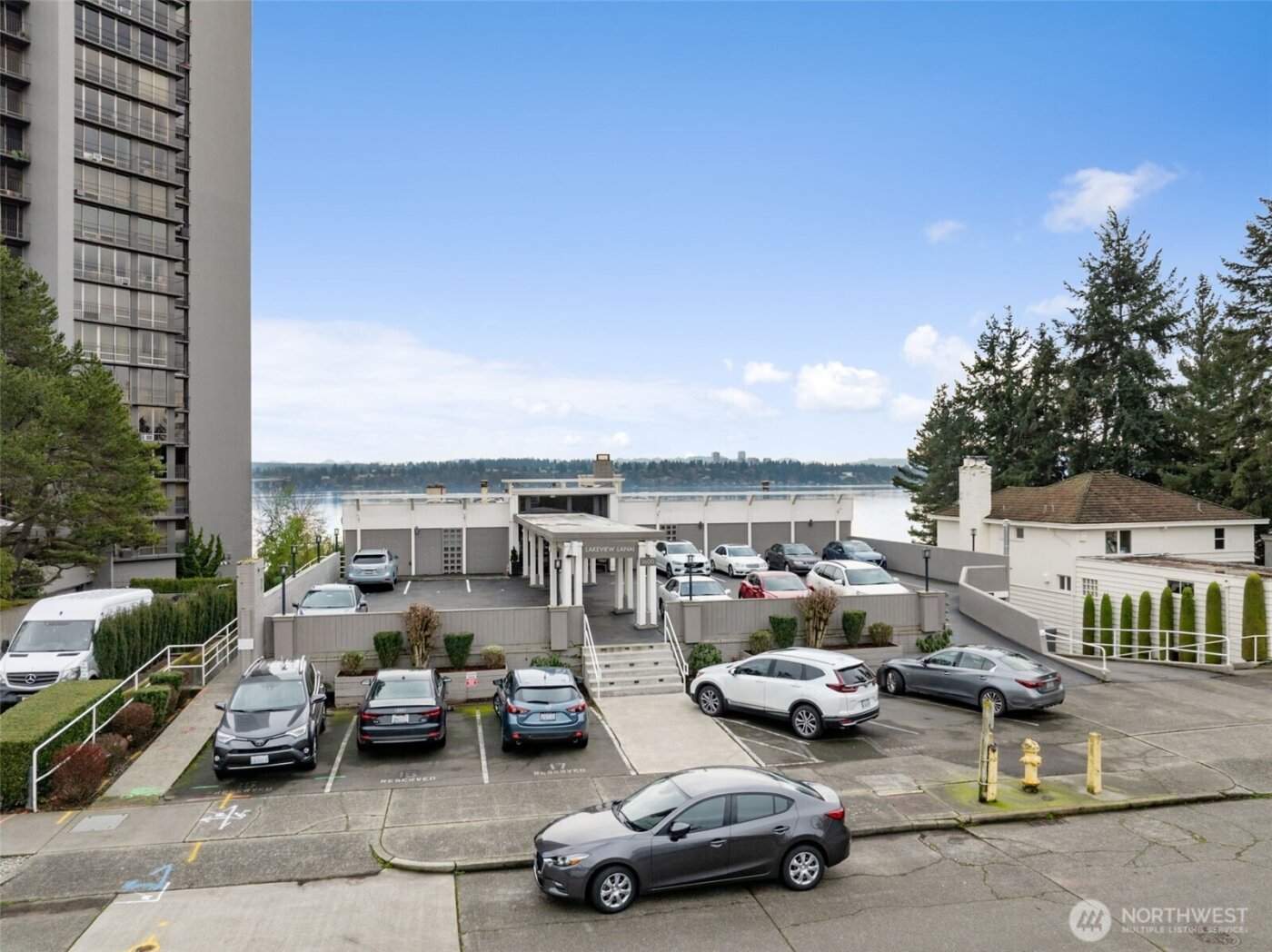 1600 43rd Avenue E #211, Seattle, WA 98112