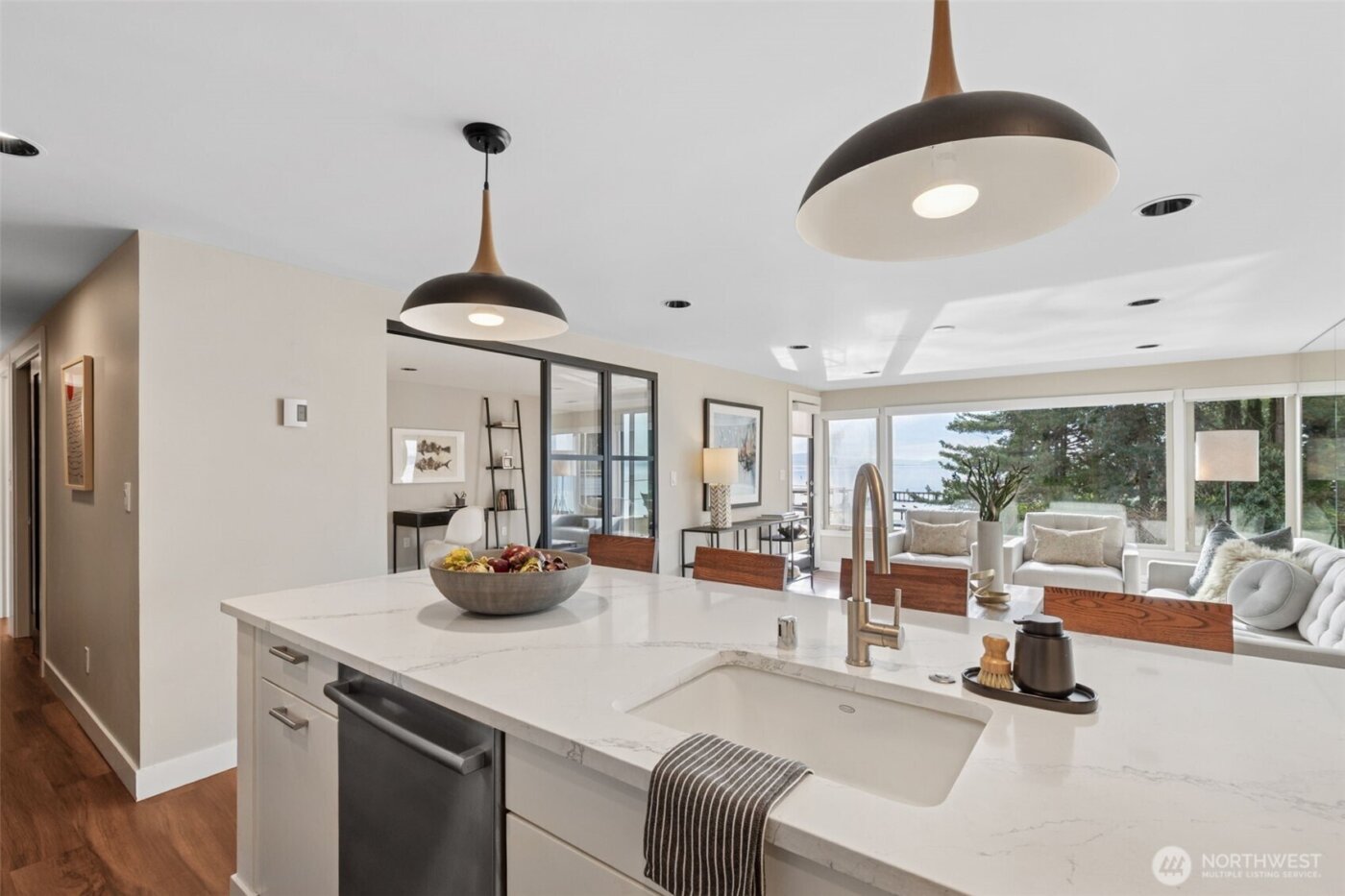 1600 43rd Avenue E #211, Seattle, WA 98112