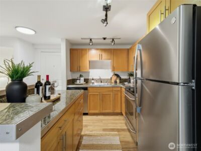 3661 Phinney Avenue N #107, Seattle, WA 98103 - Photo 25