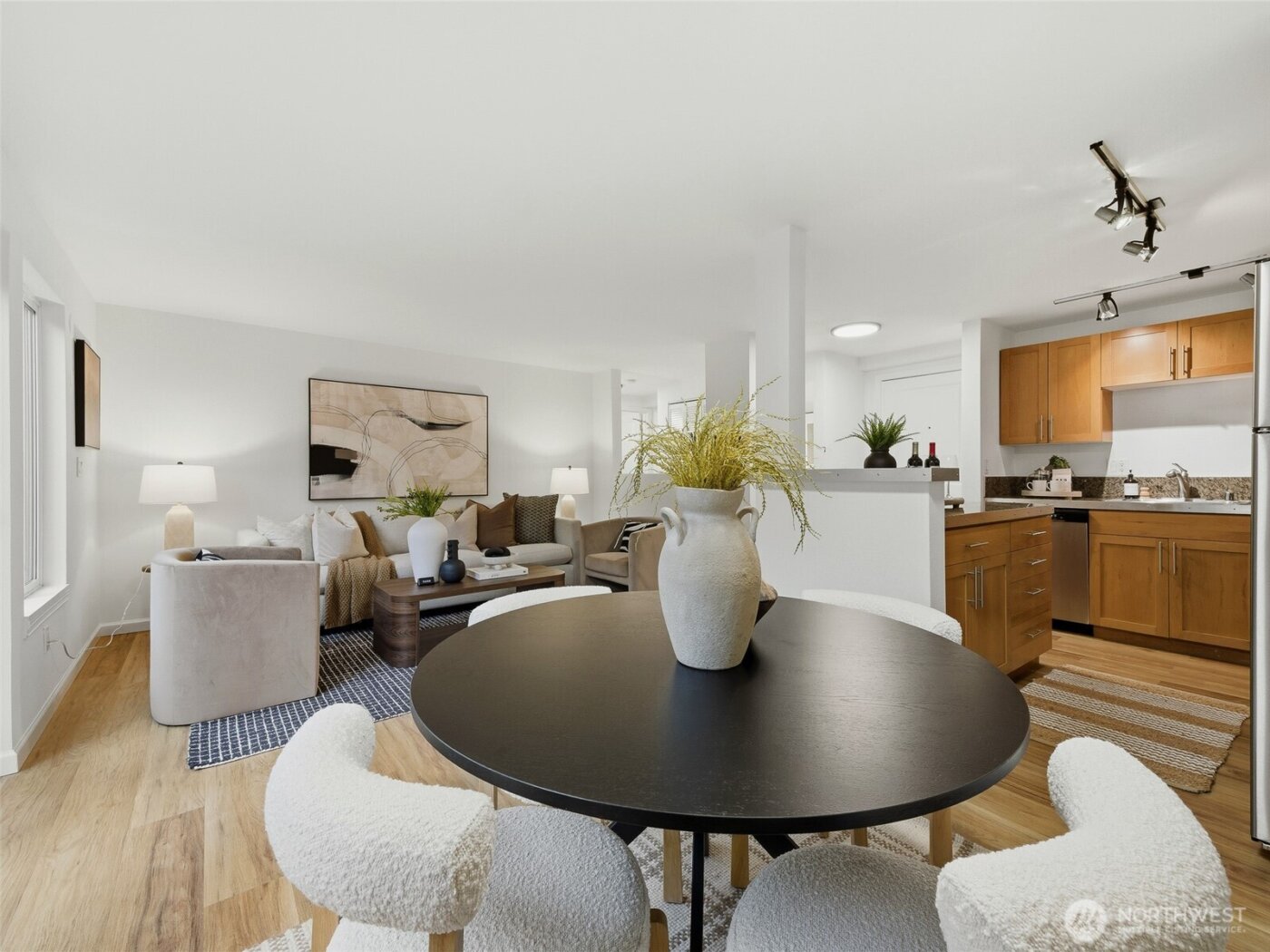 3661 Phinney Avenue N #107, Seattle, WA 98103