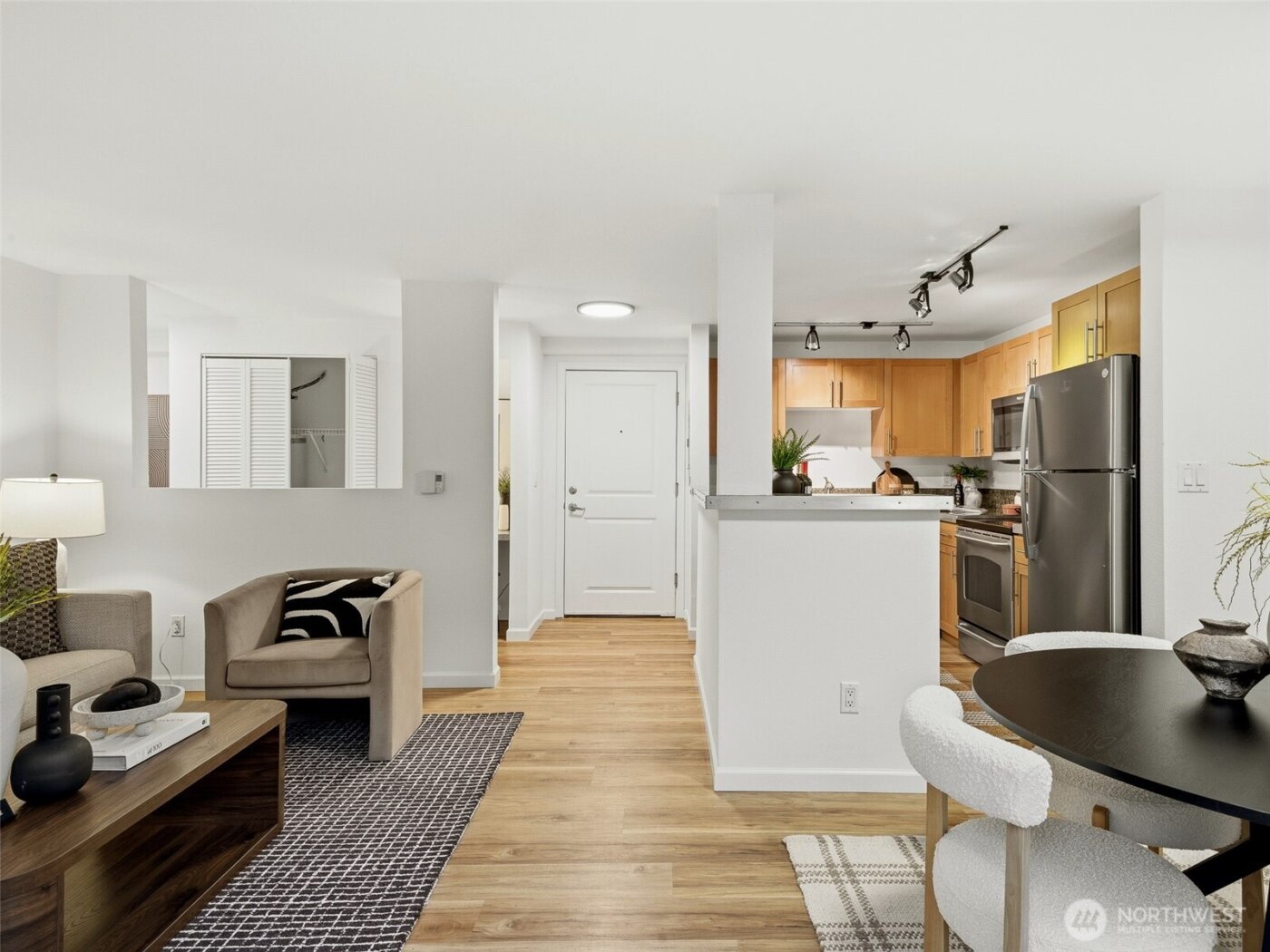 3661 Phinney Avenue N #107, Seattle, WA 98103