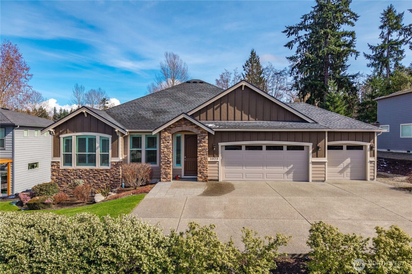 1023 4th Street , Steilacoom, WA 98388