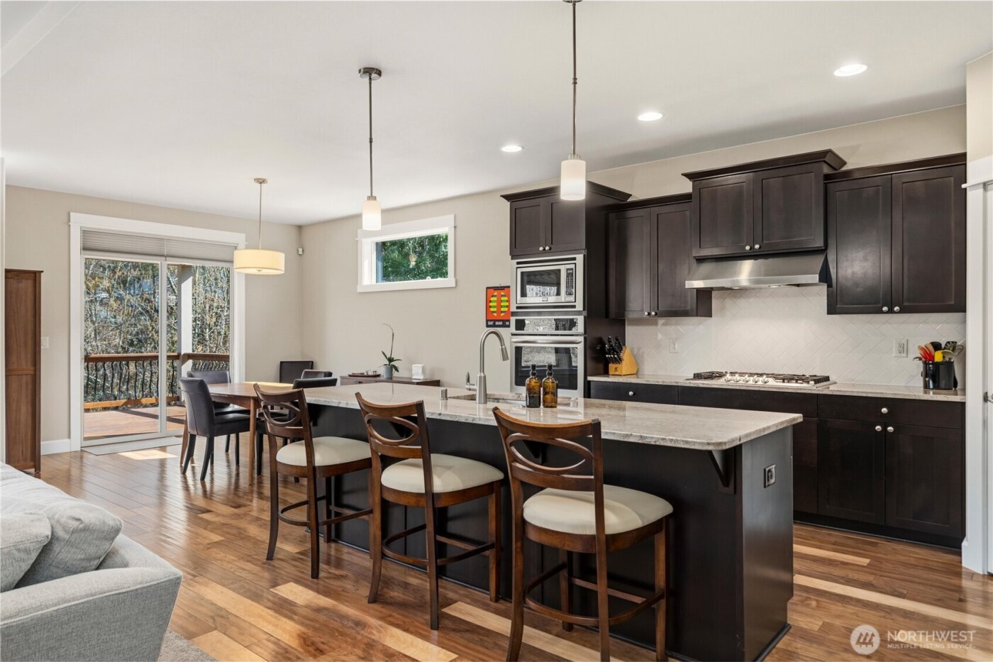 1023 4th Street , Steilacoom, WA 98388