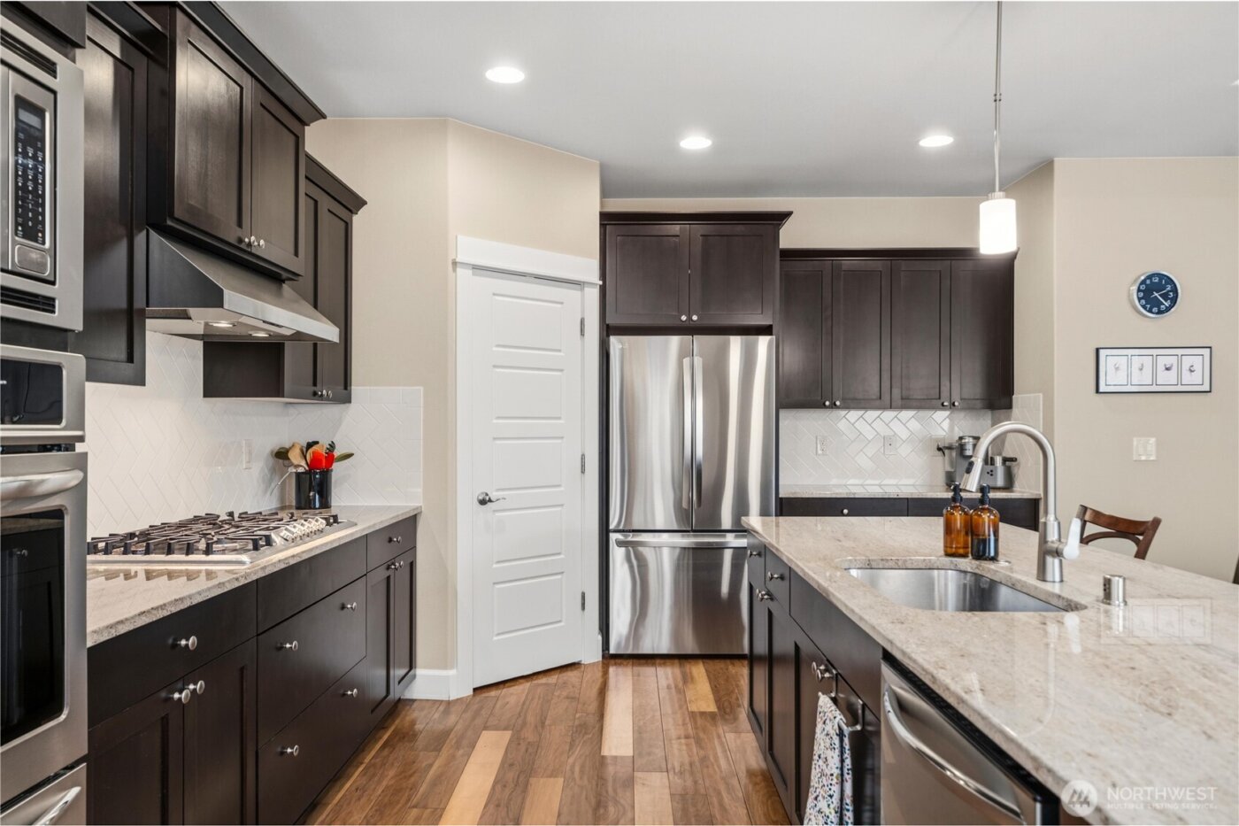 1023 4th Street , Steilacoom, WA 98388