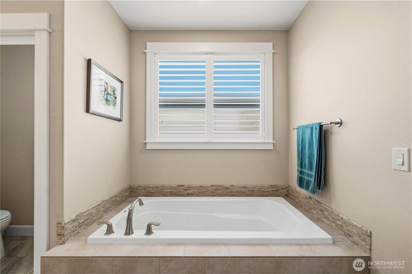 1023 4th Street , Steilacoom, WA 98388