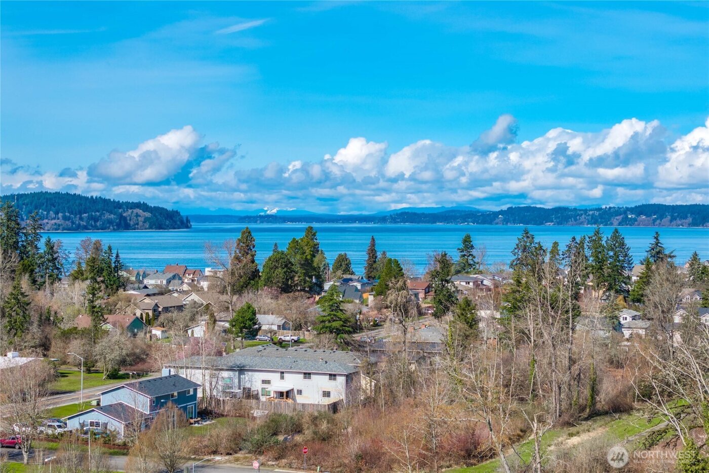 1023 4th Street , Steilacoom, WA 98388