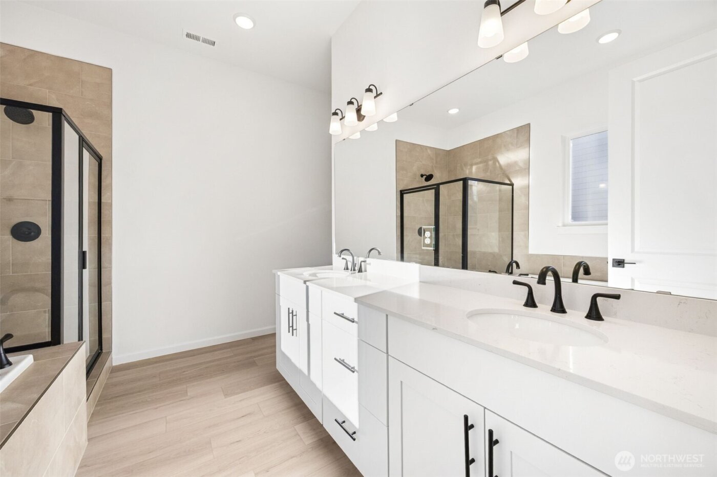 710 S Davis Street #106, Buckley, WA 98321