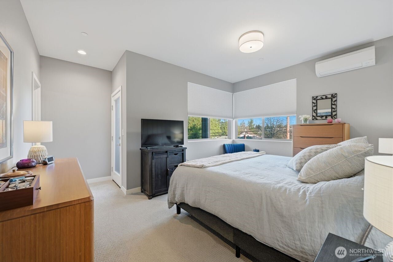 229 NE 185th Street , Shoreline, WA 98155