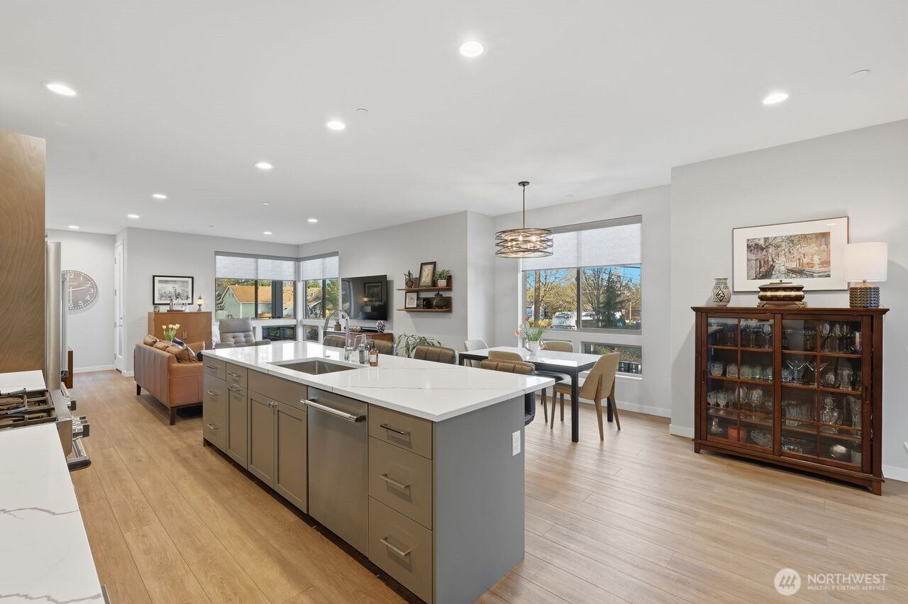 229 NE 185th Street , Shoreline, WA 98155