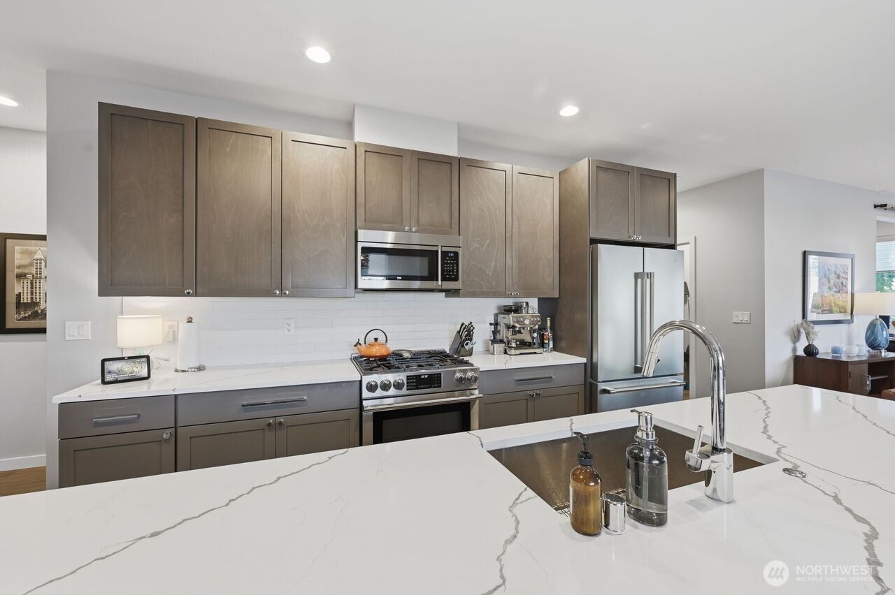 229 NE 185th Street , Shoreline, WA 98155