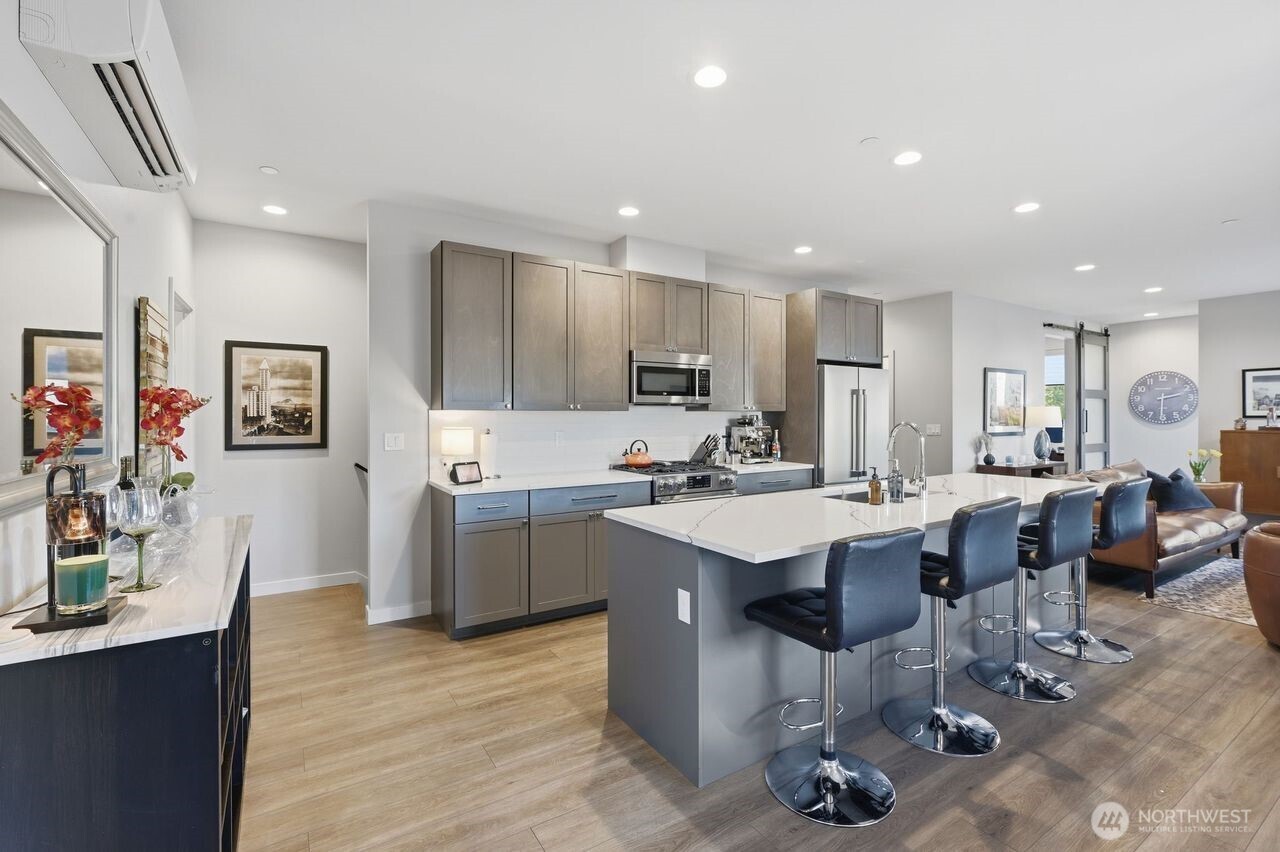 229 NE 185th Street , Shoreline, WA 98155